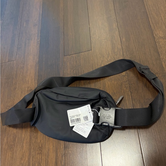 lululemon wanderlust belt bag - Picture 2 of 2